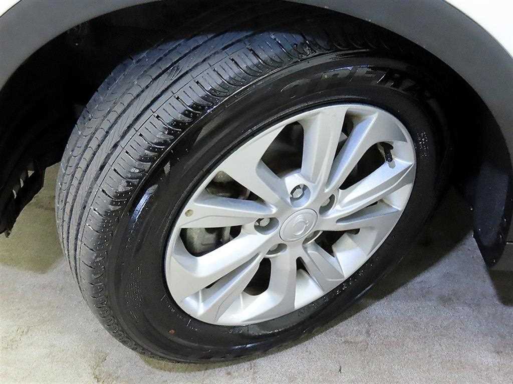 KG모빌리티(쌍용) 베리 뉴 티볼리 1.5 가솔린 2WD V3 - 이미지 11