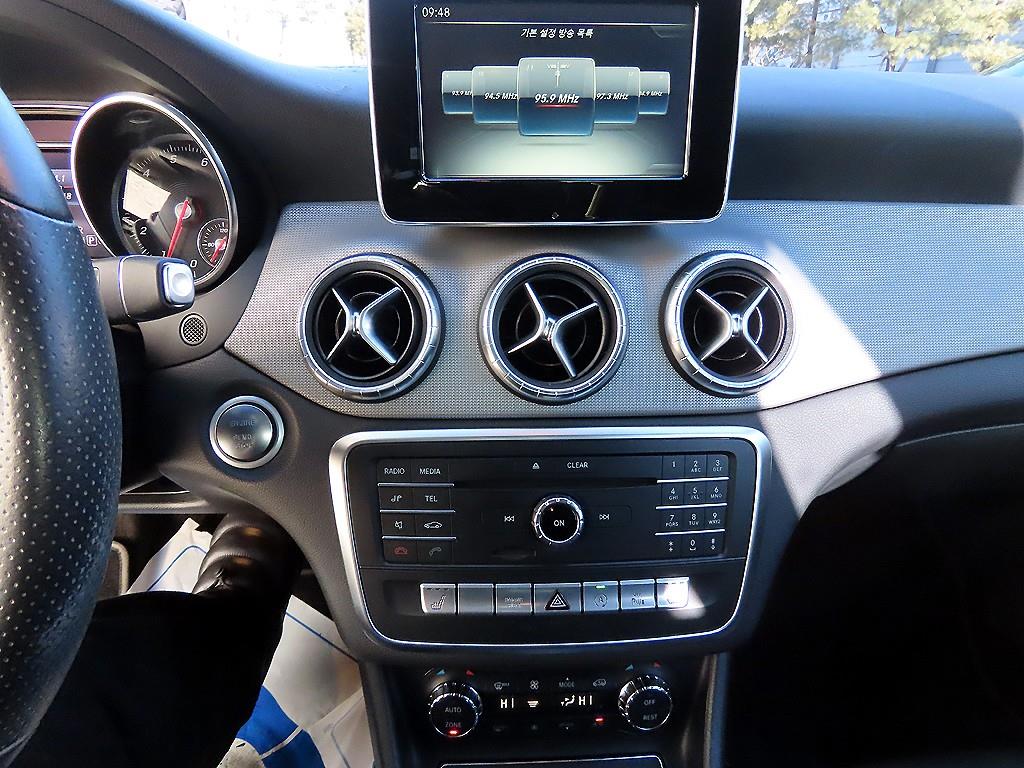 벤츠 CLA클래스 CLA250 4매틱 - 이미지 5