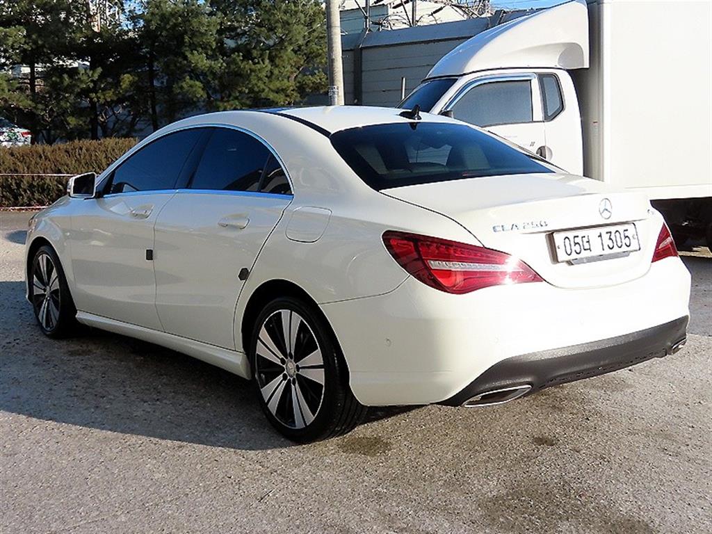 벤츠 CLA클래스 CLA250 4매틱 - 이미지 6