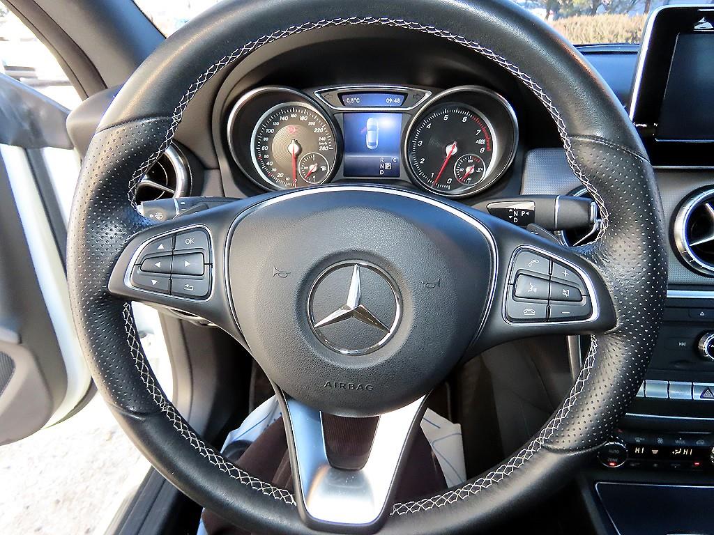 벤츠 CLA클래스 CLA250 4매틱 - 이미지 15