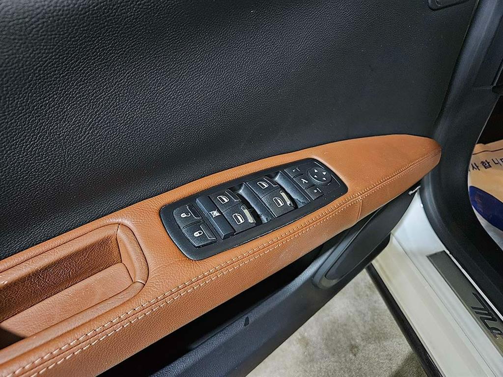 마세라티 기블리(3세대) 3.0 스포츠 - 이미지 8