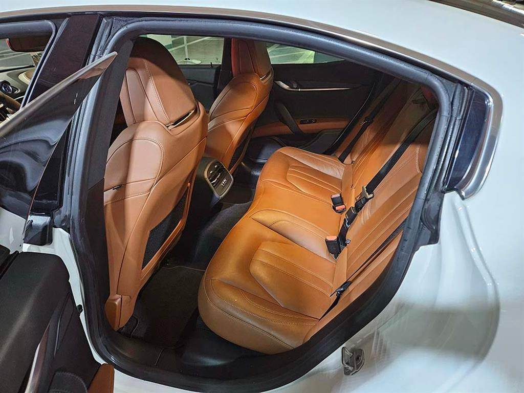 마세라티 기블리(3세대) 3.0 스포츠 - 이미지 18