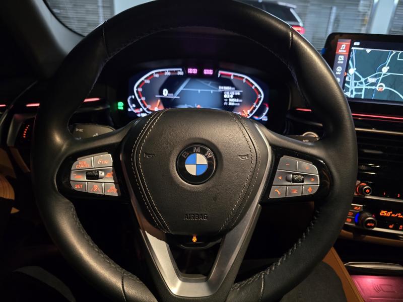 BMW 5시리즈(7세대) 520i 럭셔리 - 이미지 4