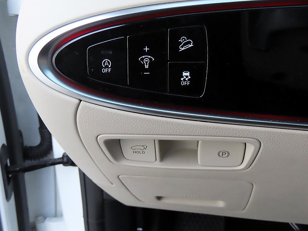 제네시스 GV70 2.2 디젤 AWD 기본형 - 이미지 18