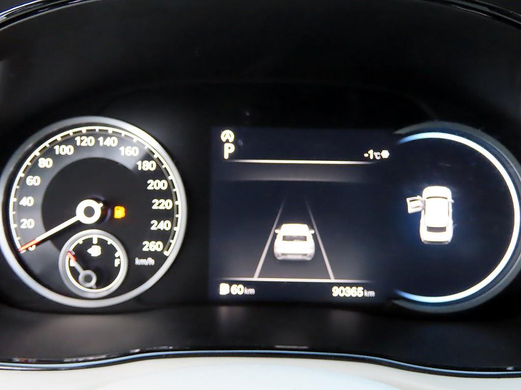 제네시스 GV70 2.2 디젤 AWD 기본형 - 이미지 16