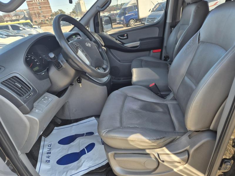 현대 그랜드스타렉스 12인승 디젤 CVX 럭셔리 - 이미지 12