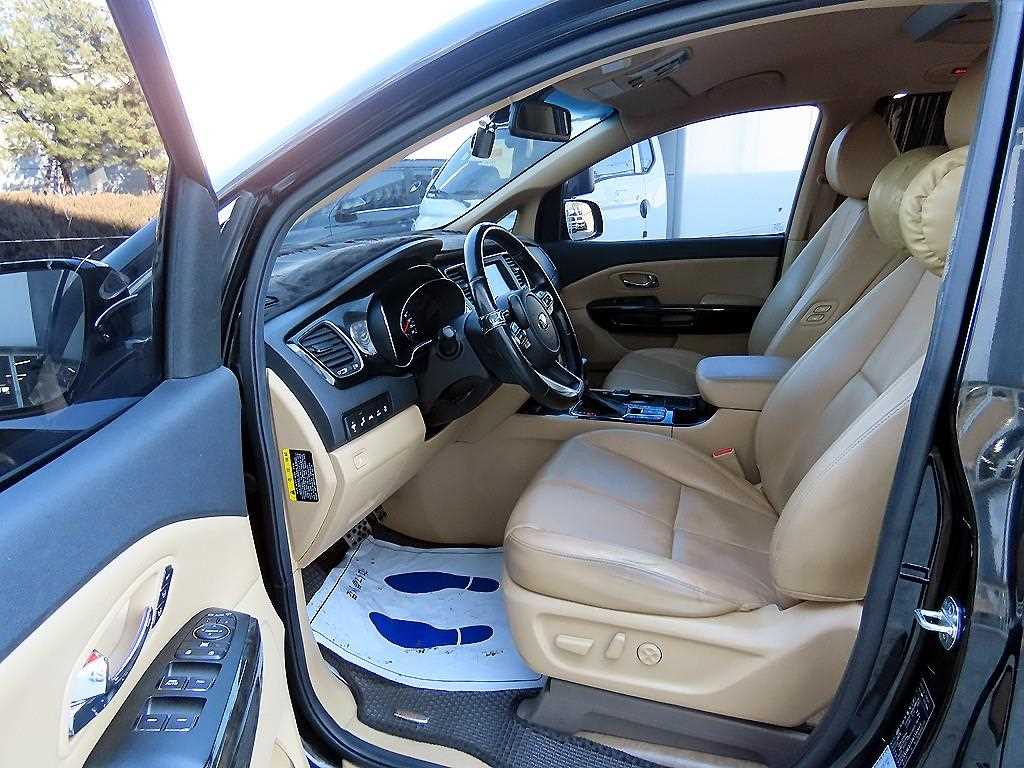 기아 더 뉴카니발 하이리무진 9인승 디젤 노블레스 스페셜 - 이미지 4