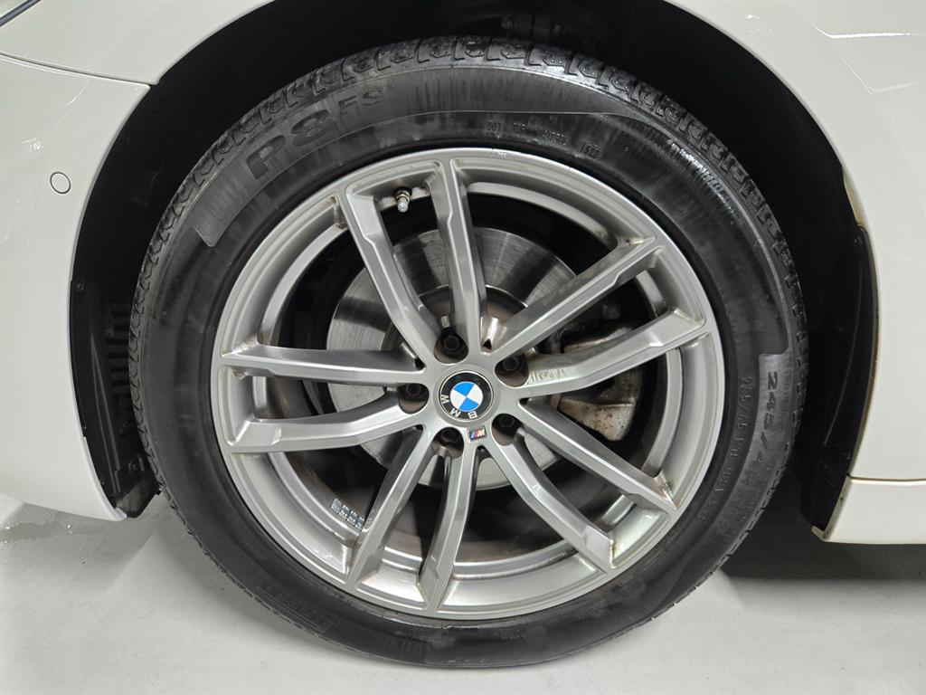 BMW 5시리즈(7세대) 520i M 스포츠팩 - 이미지 12