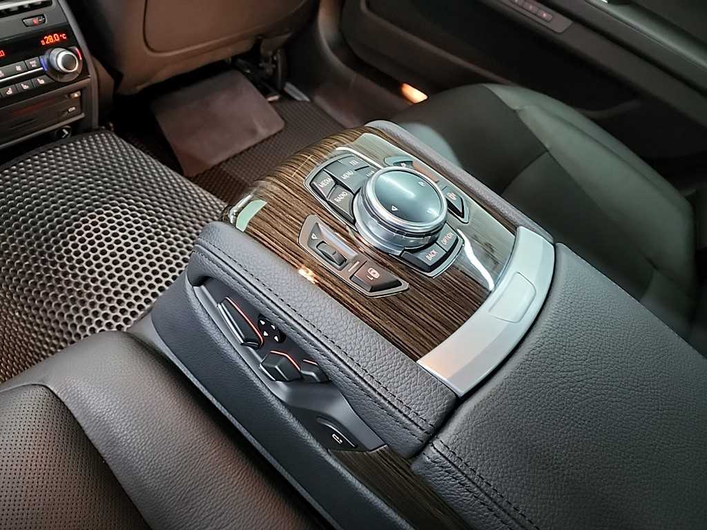 BMW 7시리즈(5세대) 740Li - 이미지 2