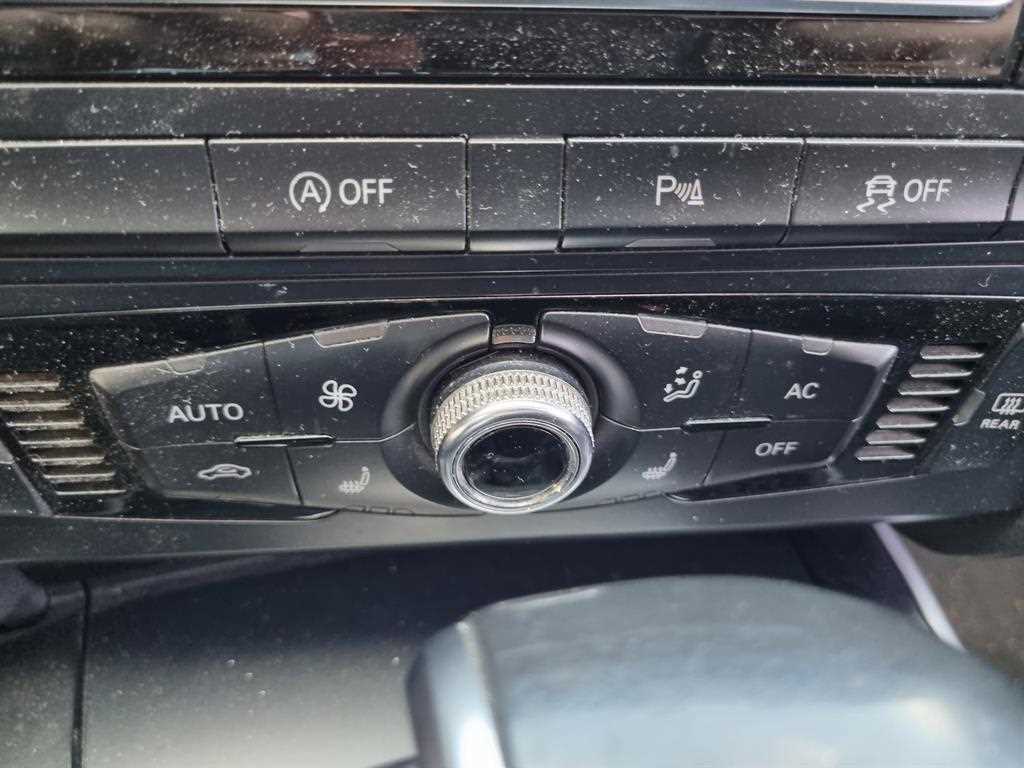 아우디 A4(4세대) 2.0 TDI 콰트로 다이나믹 - 이미지 3