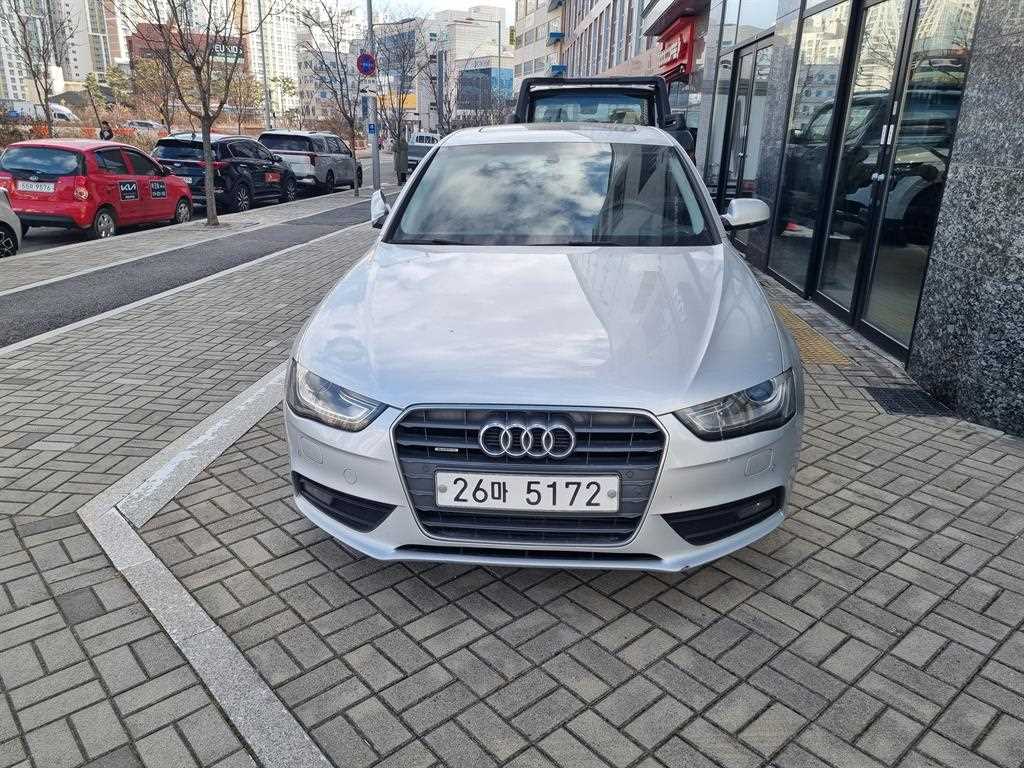 아우디 A4(4세대) 2.0 TDI 콰트로 다이나믹 - 이미지 2