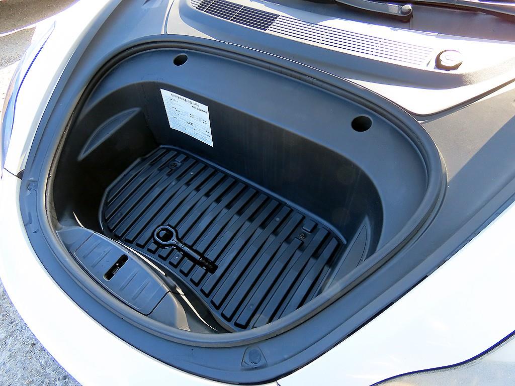 테슬라 모델 3 AWD 롱 레인지 - 이미지 2