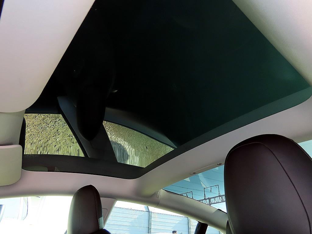 테슬라 모델 3 AWD 롱 레인지 - 이미지 16