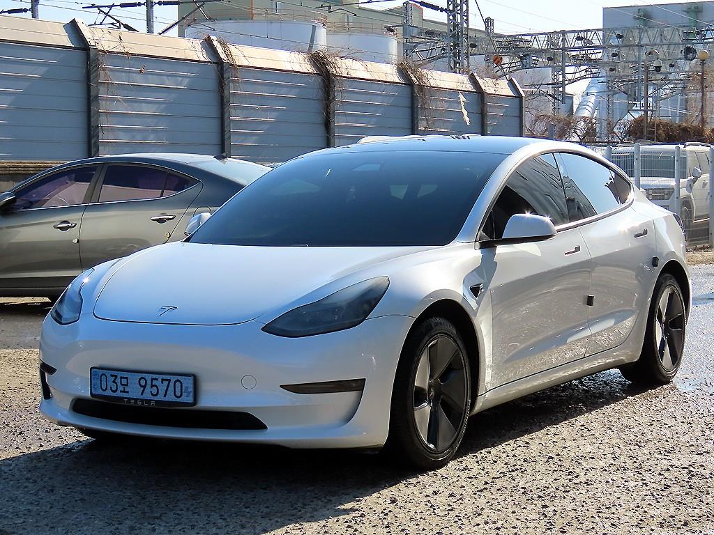 테슬라 모델 3 AWD 롱 레인지 - 이미지 15