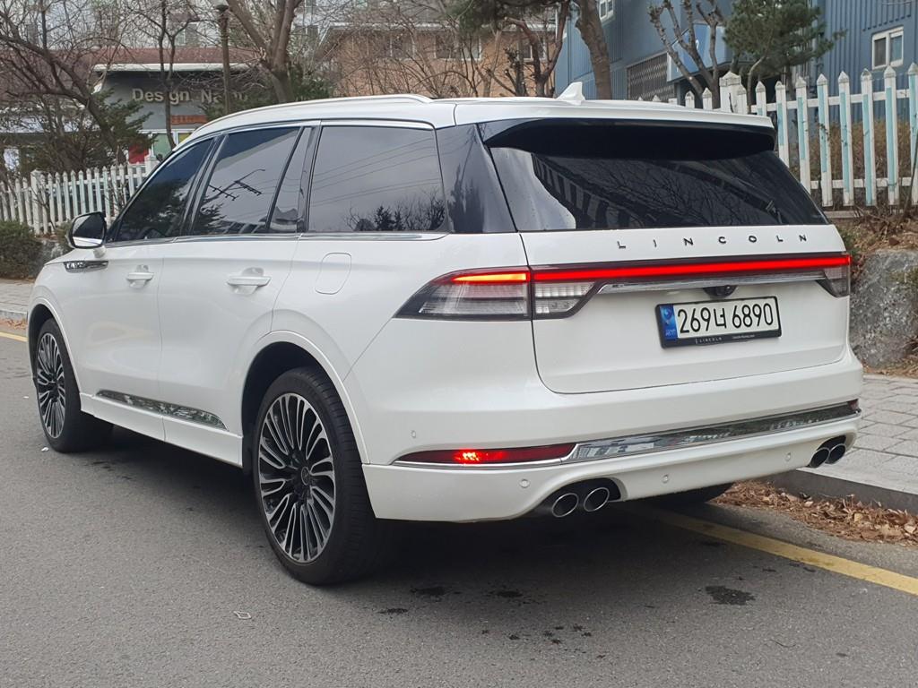 링컨 에비에이터(2세대) 3.0 V6 AWD 블랙 라벨 - 이미지 3