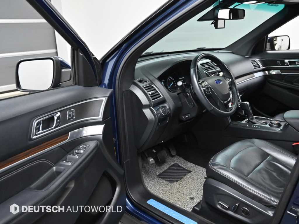 포드 익스플로러(5세대) 2.3 AWD 리미티드 - 이미지 2