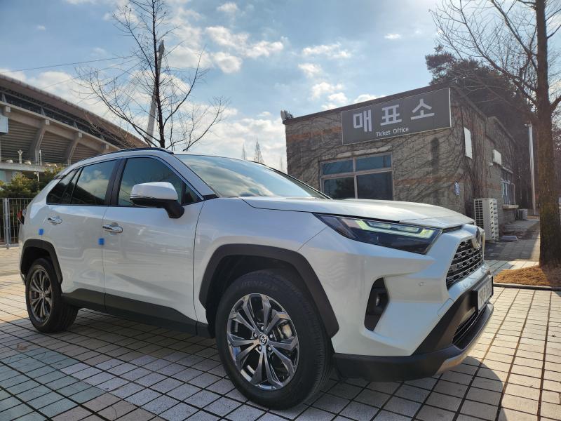 토요타 라브4(5세대) 2.5 AWD 하이브리드 LTD - 이미지 8