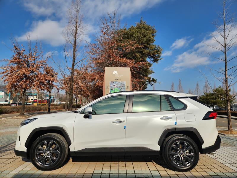 토요타 라브4(5세대) 2.5 AWD 하이브리드 LTD - 이미지 14