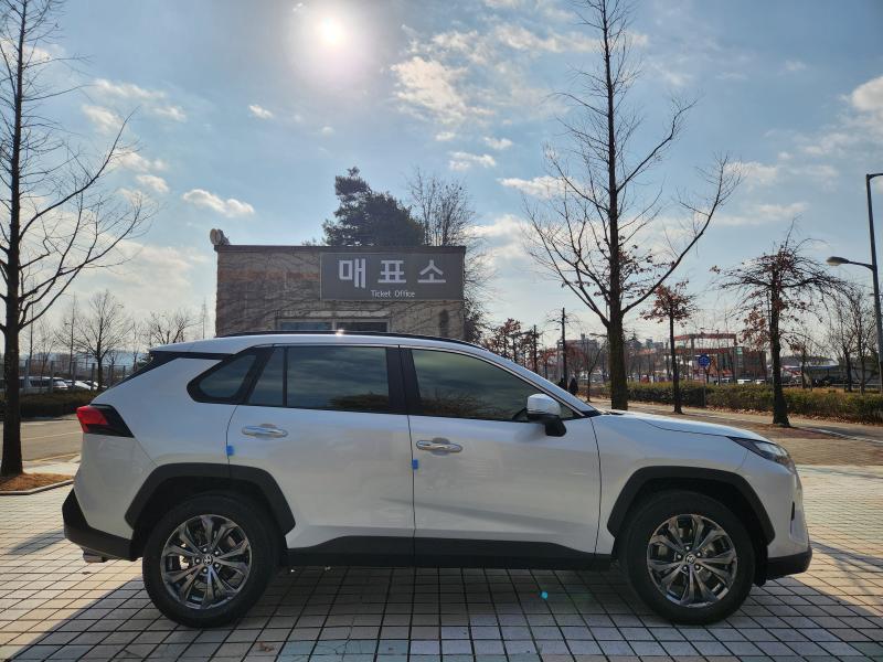 토요타 라브4(5세대) 2.5 AWD 하이브리드 LTD - 이미지 15