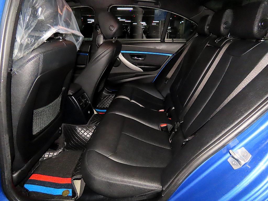 BMW 3시리즈(6세대) 320i M 스포츠 - 이미지 18