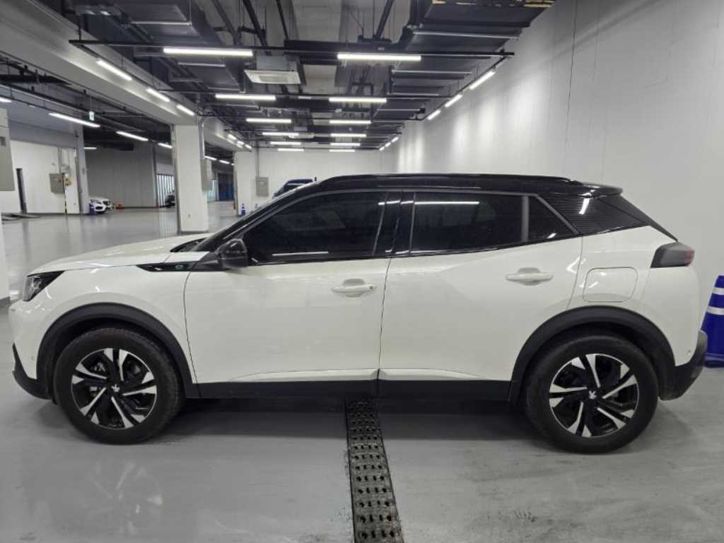 푸조 2008(2세대) e-2008 GT