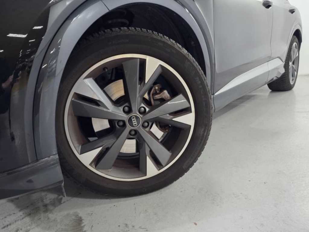 아우디 Q4 e-트론 40 프리미엄 - 이미지 16