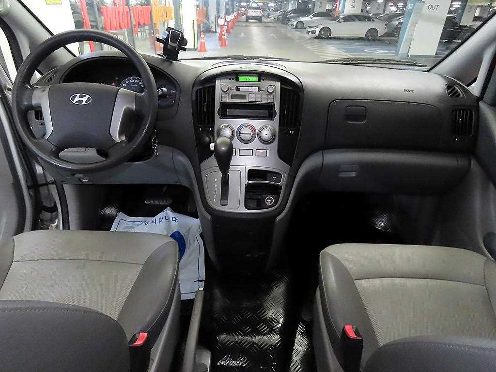 현대 그랜드스타렉스 5인승 LPi 밴 CVX 럭셔리 - 이미지 12