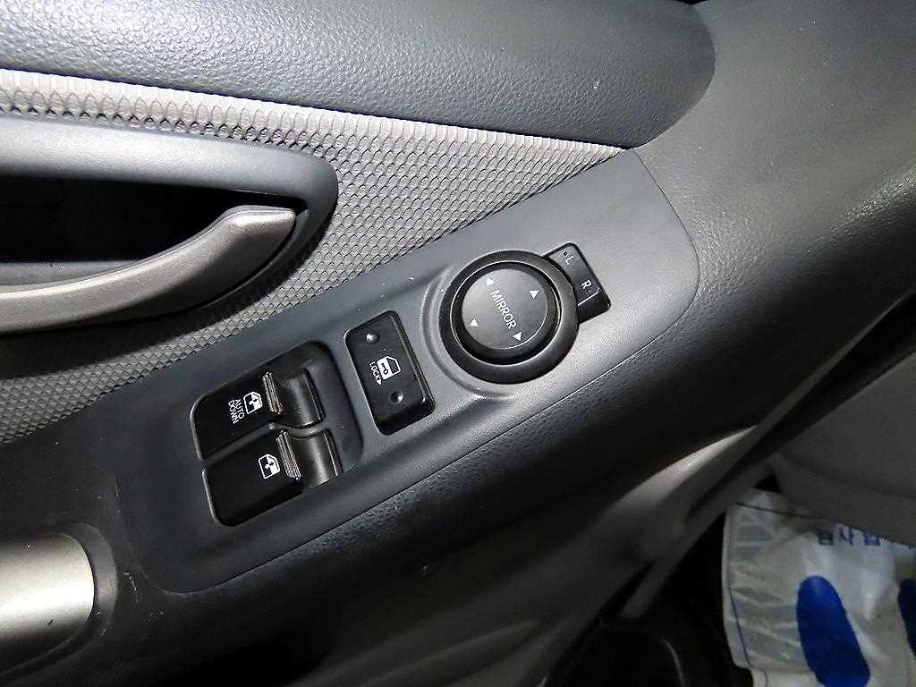 현대 그랜드스타렉스 5인승 LPi 밴 CVX 럭셔리 - 이미지 11