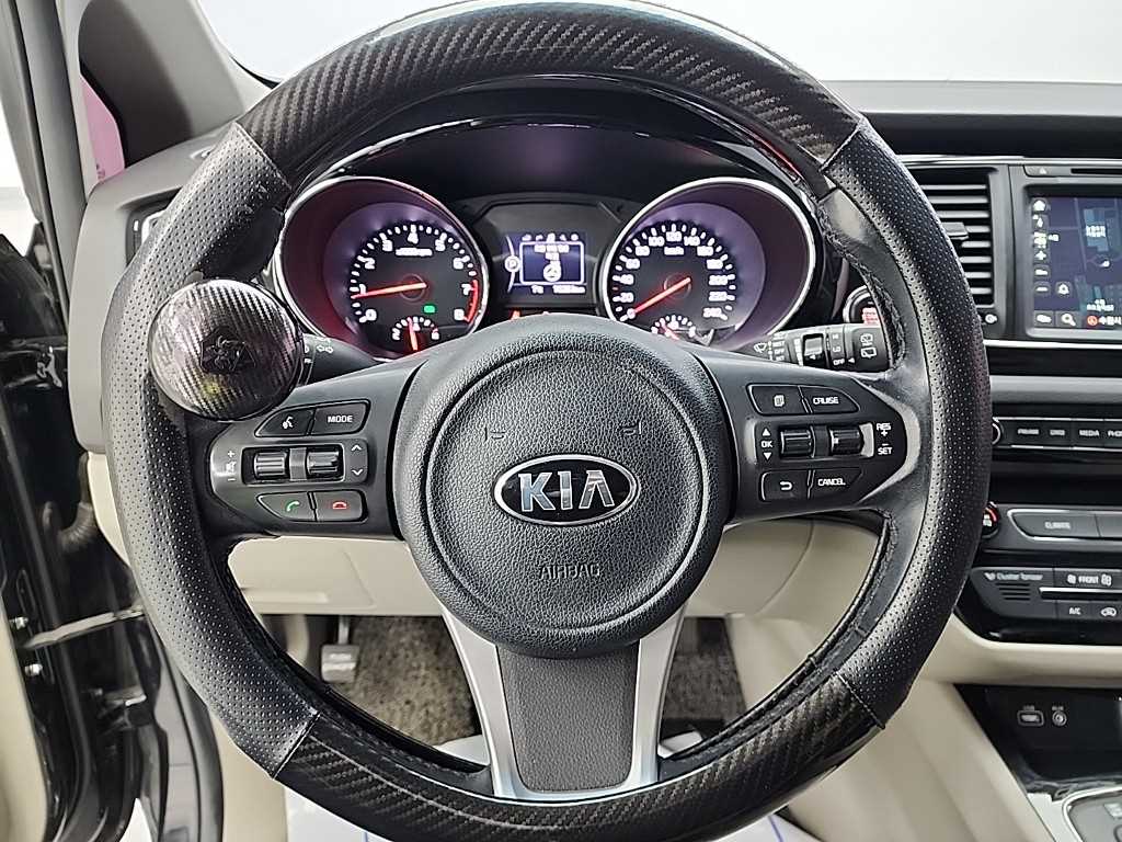 기아 올 뉴카니발 7인승 리무진 가솔린 프레지던트 - 이미지 8