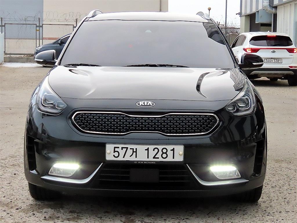 기아 니로 1.6 하이브리드 노블레스 - 이미지 16