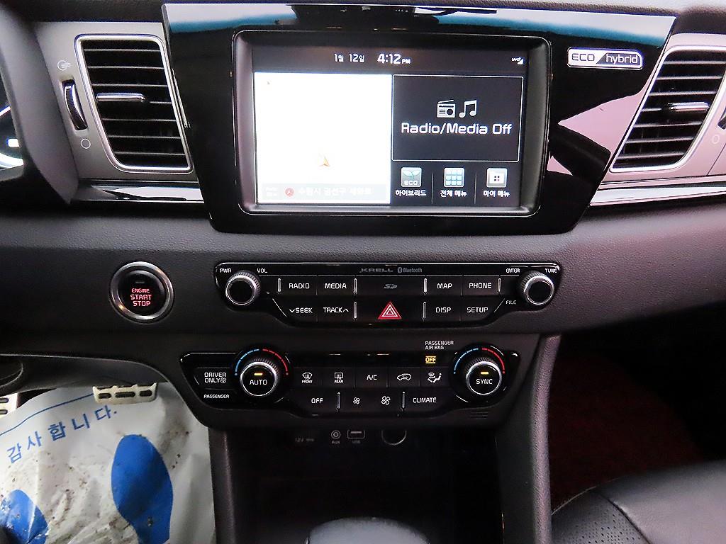 기아 니로 1.6 하이브리드 노블레스 - 이미지 14