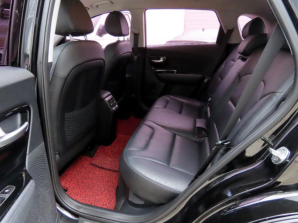 기아 니로 1.6 하이브리드 노블레스 - 이미지 9