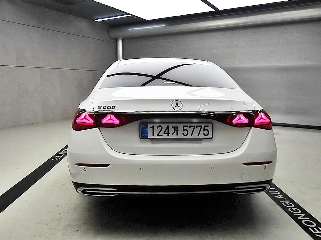 벤츠 E클래스(6세대) E200 아방가르드 - 이미지 11