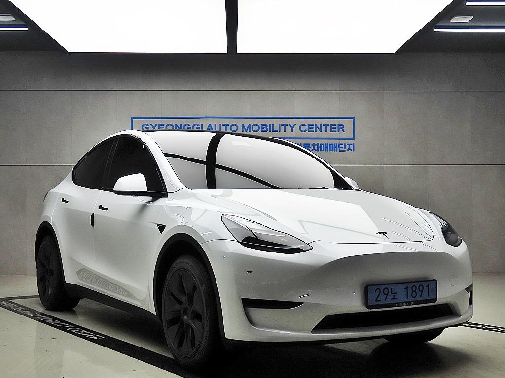 테슬라 모델 Y RWD - 이미지 16