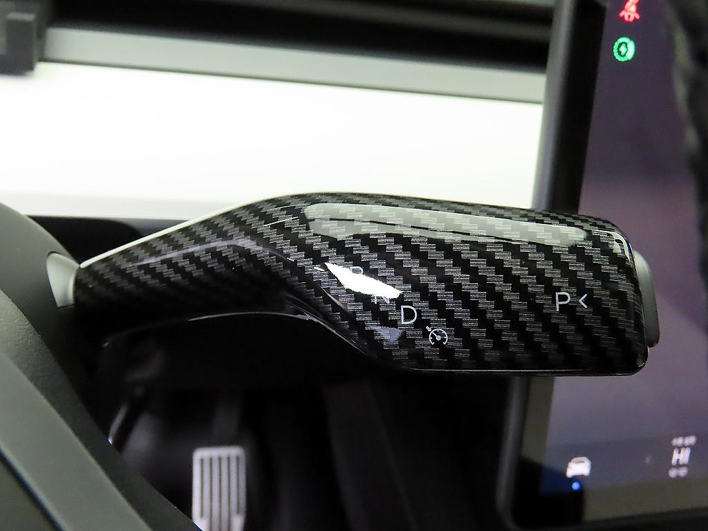 테슬라 모델 Y RWD - 이미지 8