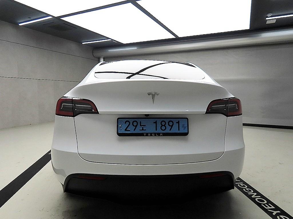 테슬라 모델 Y RWD - 이미지 14