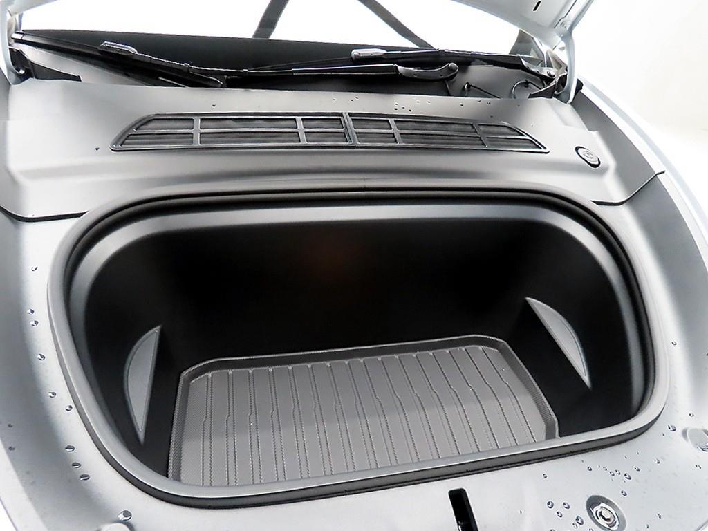 테슬라 모델 Y RWD - 이미지 12