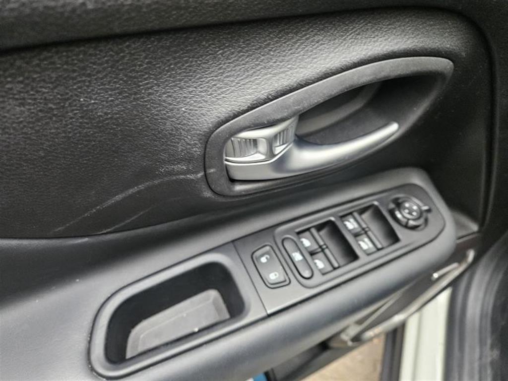 지프 레니게이드 2.4 가솔린 AWD 리미티드 - 이미지 14