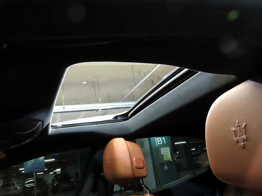 마세라티 기블리(3세대) 3.0S Q4 - 이미지 10