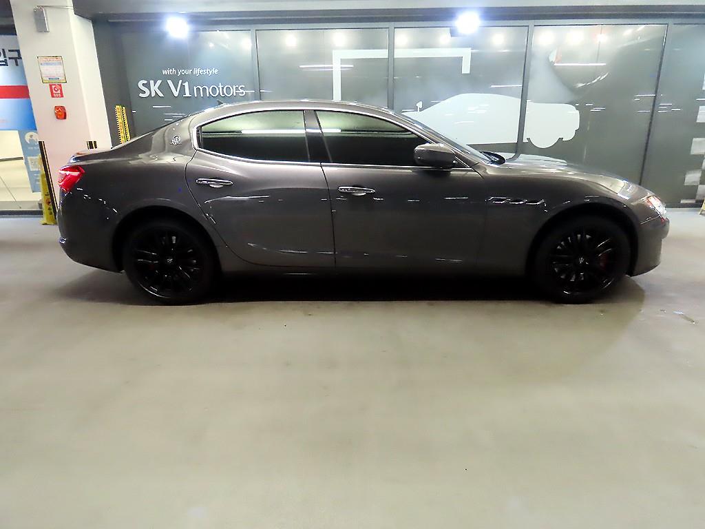 마세라티 기블리(3세대) 3.0S Q4 - 이미지 9