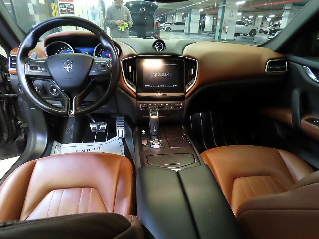 마세라티 기블리(3세대) 3.0S Q4 - 이미지 19