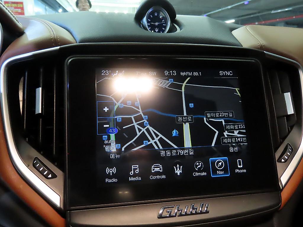 마세라티 기블리(3세대) 3.0S Q4 - 이미지 12