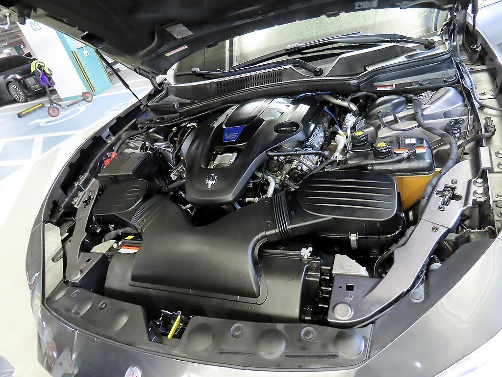 마세라티 기블리(3세대) 3.0S Q4 - 이미지 6