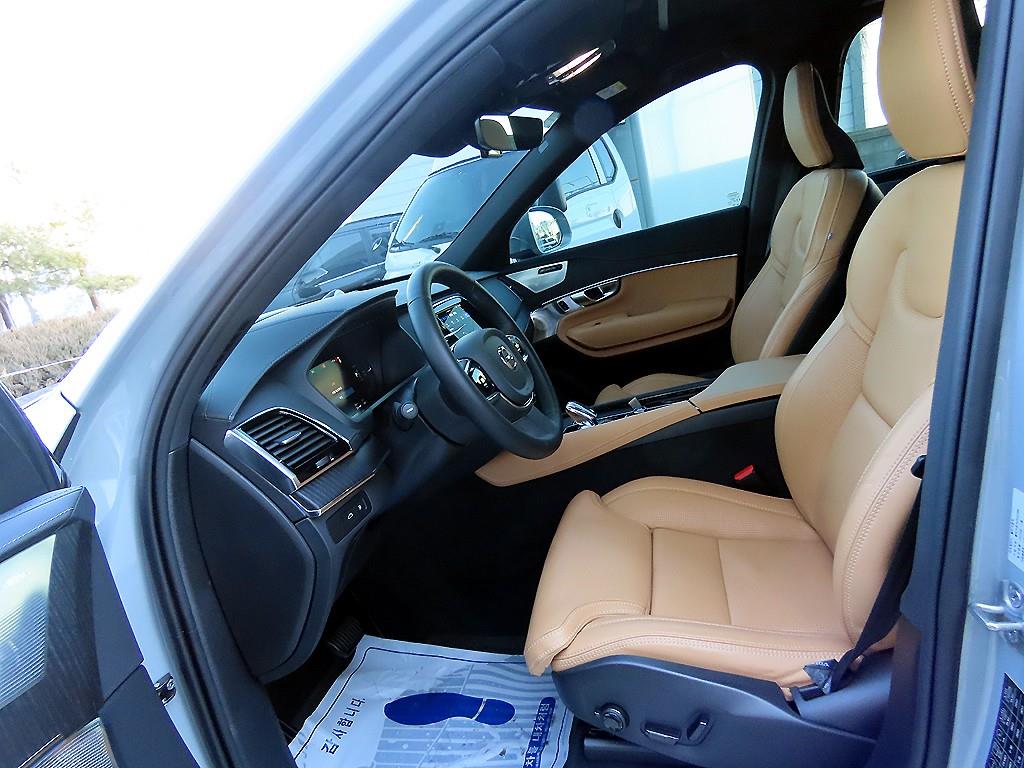 볼보 XC90 리차지 T8 AWD 얼티메이트 브라이트 - 이미지 14