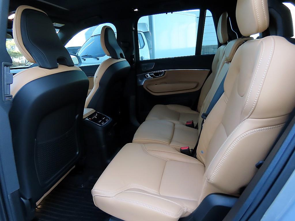 볼보 XC90 리차지 T8 AWD 얼티메이트 브라이트