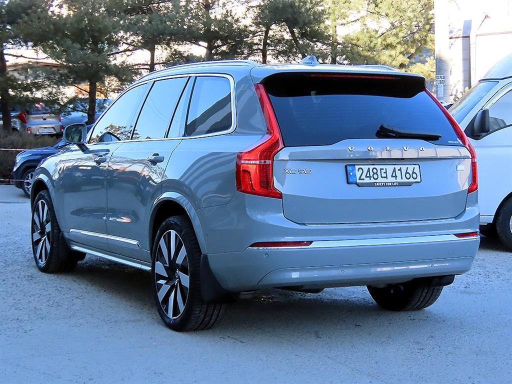 볼보 XC90 리차지 T8 AWD 얼티메이트 브라이트 - 이미지 3