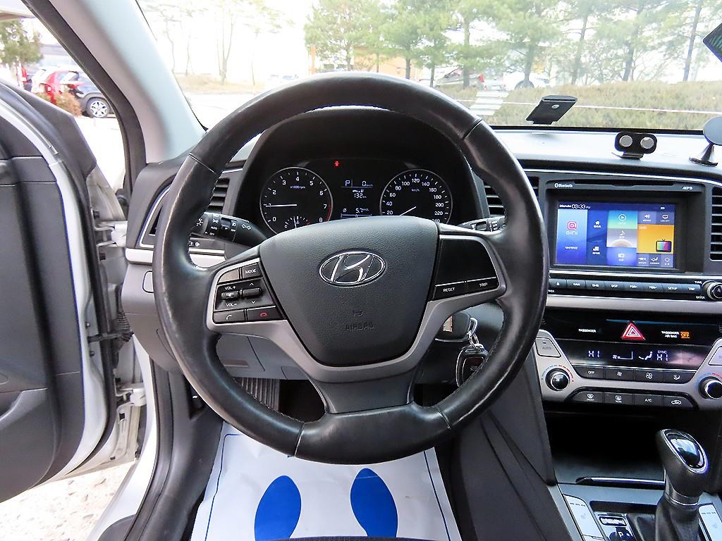 현대 아반떼AD 1.6 GDi 스마트 - 이미지 3