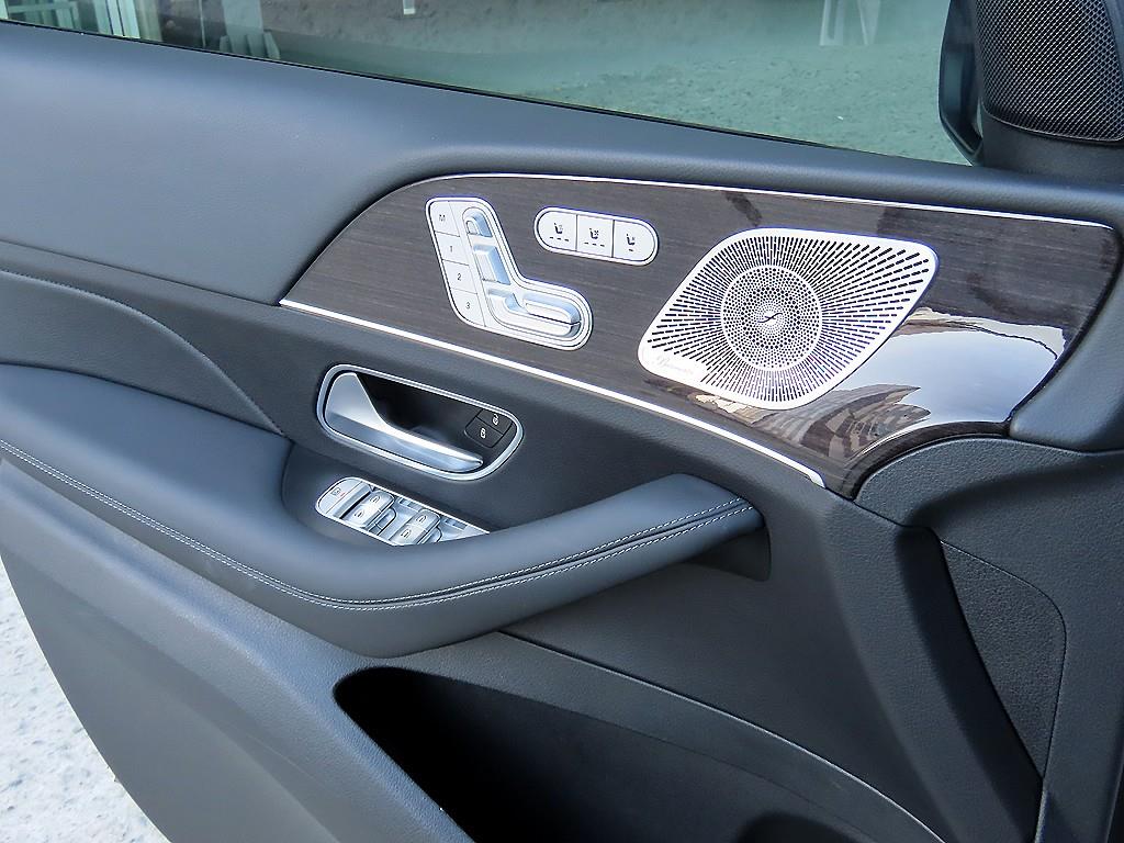 벤츠 GLE클래스(4세대) GLE 400d 4매틱 쿠페 - 이미지 11