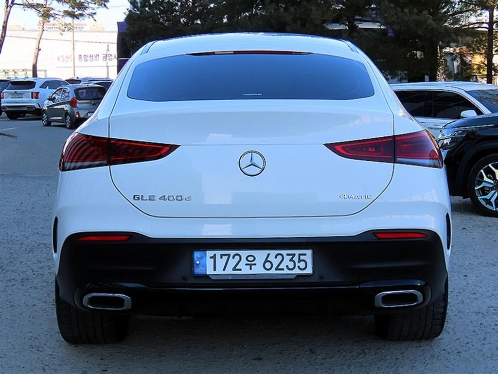 벤츠 GLE클래스(4세대) GLE 400d 4매틱 쿠페 - 이미지 8
