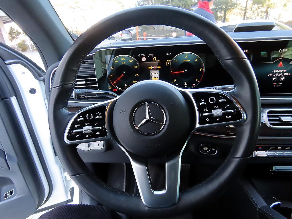 벤츠 GLE클래스(4세대) GLE 400d 4매틱 쿠페 - 이미지 13